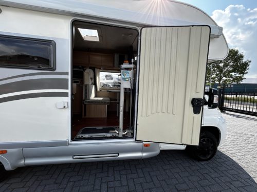 Elnagh M200 CPT Wheelchair Motorhome with lift photo: 5