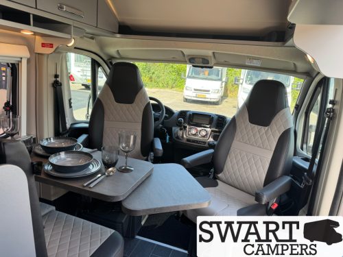 Weinsberg CaraBus Grey 600 ME Edition [Fire], Automatic Maxi Single beds photo: 11