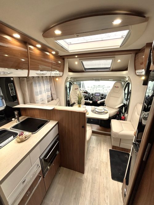 Pilote Sensation 700 P QUEENSBED 6.99M XXL GARAGE CONSTRUCT photo: 11