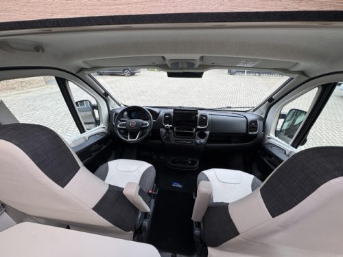 mooveo Van 63 EB Automaat Super luxe 180pk Foto: 18