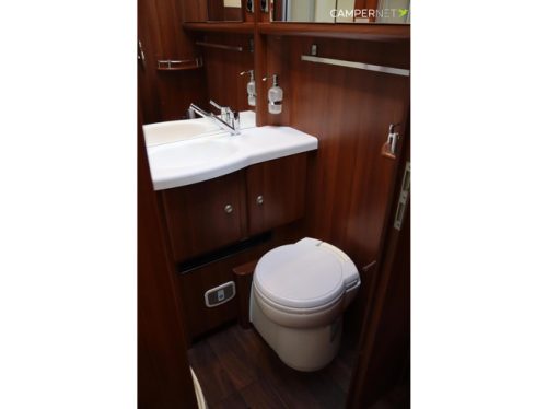 Carthago CHIC E-LINE I 51 YACHTING 180pk Automaat | Ohne Hubdach | Alde Heizung | L&auml;ngsbetten | Solarpaneele | Wechselrichter | Doppel-Bo Foto: 19
