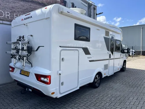 Adria Matrix 670 DL Face to face seating / Level photo: 3