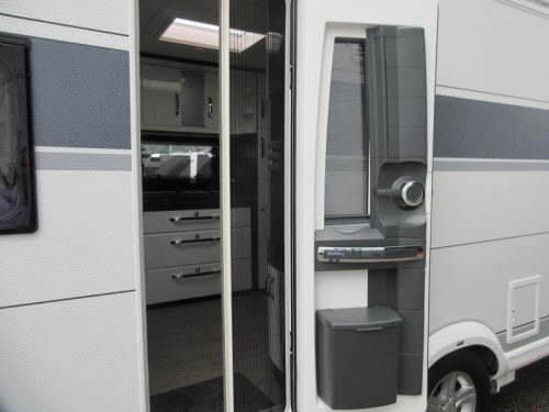 Hobby Prestige 560 UL RONDZIT HOGE KOELKAST  Foto: 17