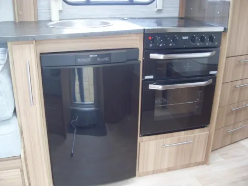 Lunar Quasar 514 with Mover and awning photo: 5