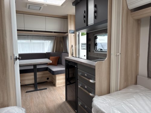 Hobby De Luxe 460 LU Model 2026 photo: 5