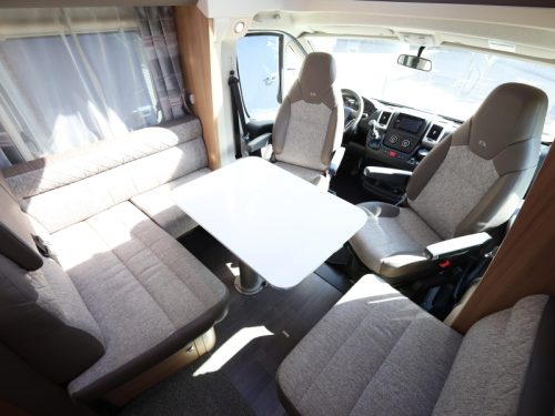 Adria Coral Axess 600 SL levelling system | bicycle rack photo: 4