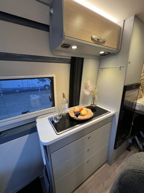Hymer Free S600 AUTOMATIC TRANSVERSE BED + POP-TOP ROOF BICYCLE RACK photo: 6