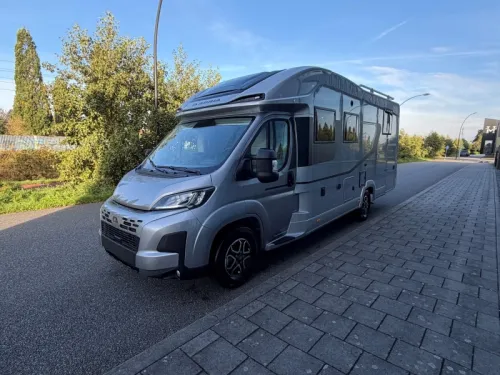 Adria Coral Supreme 670 DL AIRCO/180HP/AWNING photo: 4