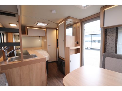 Knaus Sport Platinum 450 FU AKTIE - 200 Foto: 17