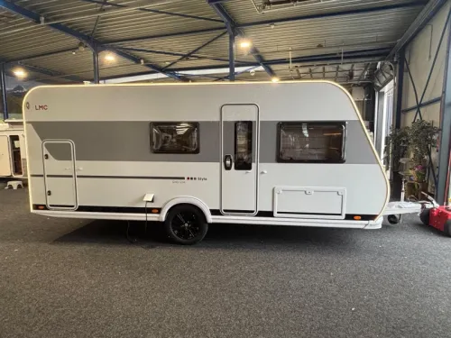 LMC Style 490 K model 2027, bunk bed  photo: 8