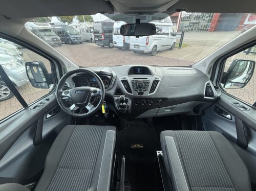 Westfalia Ford Nugget Hochdach Kastenwagen Klimaanlage Tempomat 4 Schlafpl&auml;tze 2x Solarpaneel K&uuml;che Anh&auml;ngerkupplung LM 18 Zoll Foto: 6
