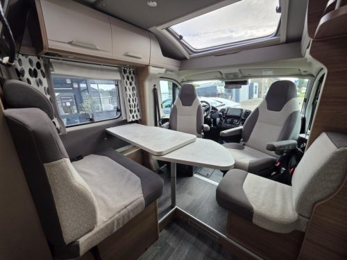 Knaus Van TI Vansation 650 MEG Automatik Oyster TV 90L Foto: 6