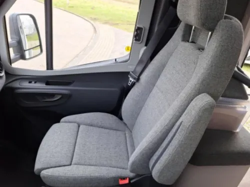 Hymer Tramp S 585 CAMA ABATIBLE + CAMAS INDIVIDUALES foto: 19