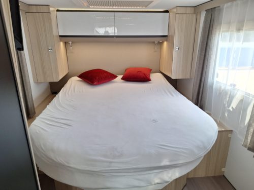 Adria Compact Supreme SC QUEEN BED+LEVELING SYSTEM photo: 8