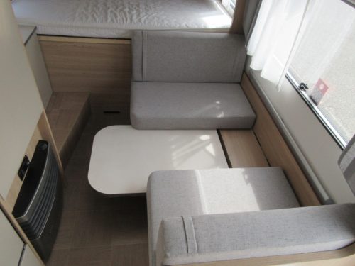 LMC Sassino 430 D VERY TIDY WITH AWNING photo: 5