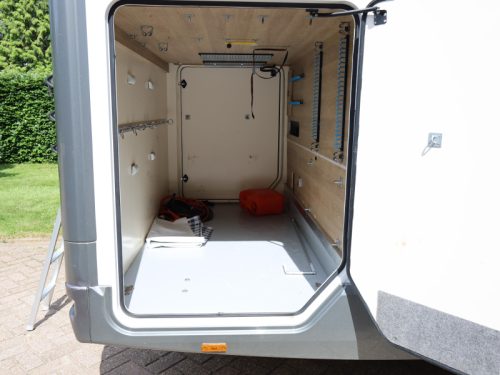 Mobilvetta Kea 86 I roof air conditioning | single beds photo: 18