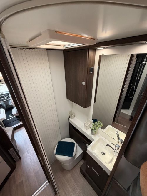 Benimar Tessoro 495 UP QUEEN BED + POP-TOP ROOF XXL GARAGE 6.99M photo: 10