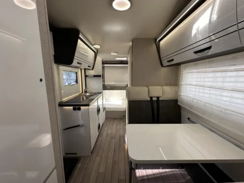 McLouis Glamys 320 NEW 8-Berth Overcab 140HP photo: 6