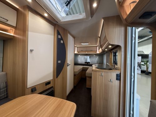Dethleffs Camper 470 ER +mover+awning+bike rack photo: 6