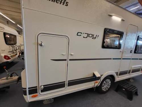 Dethleffs C'Joy 410 LK including Dorema awning photo: 1