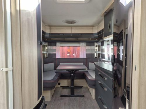 Hobby De Luxe Edition 460 UFE photo: 10
