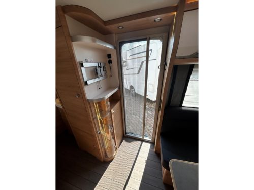 Knaus Sudwind Black Selection 450 FU Temporary Special Offer Package photo: 12