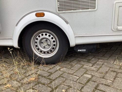 Knaus Sport 420 QD mover/awning photo: 19