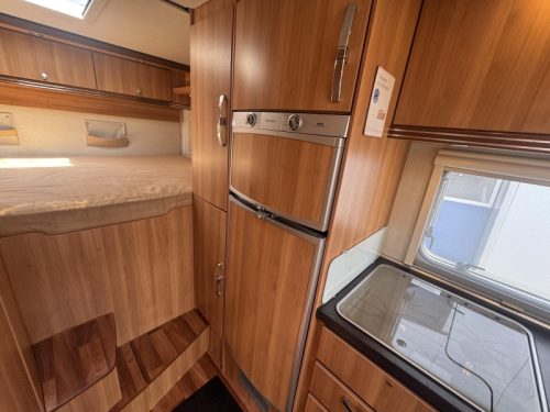 Hymer Exclusive Line 614 CL fixed bed photo: 11