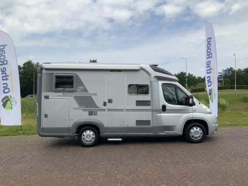 Knaus Van Ti 600 ME &ndash; Complete 3 liter 160 HP Semi-integrated, fixed bed, half-dinette, swivel seats Motorhome center on the road photo: 35