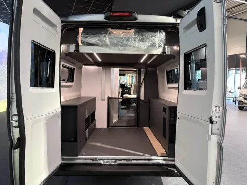 Adria Twin 640 SGX 60 years / toit relevable autom. photo : 7