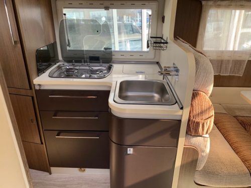 ROLLER Team T-line 255 Toit relevable Climatisation Cruise Suspension pneumatique 6 couchages photo : 20