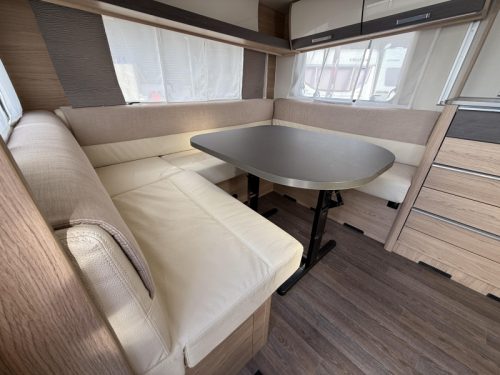 B&uuml;rstner Averso Plus 500 TS AWNING/POP-TOP ROOF/6-PERSON photo: 2