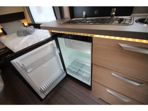 Knaus Sudwind Black Selection 500 EU Single beds & round seating! photo: 12