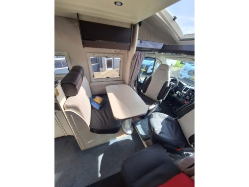 Challenger 288 EB ruim queensbed  foto: 10