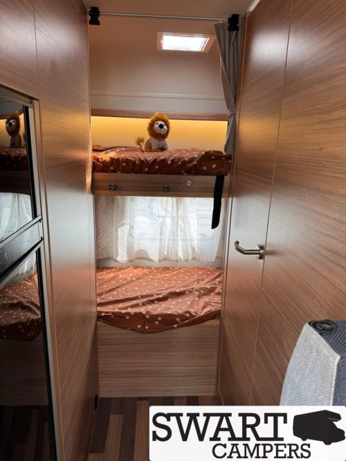 Weinsberg CaraHome 600 DKG, Automatic 6 berths Overcab  photo: 19