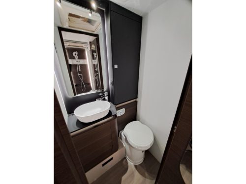 Adria Coral MB Supreme 670 DL Foto: 14