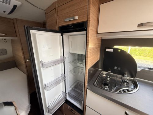 Weinsberg CaraOne Edition HOT 500 FDK Etagenbett/Klimaanlage/Rangierhilfe Foto: 11