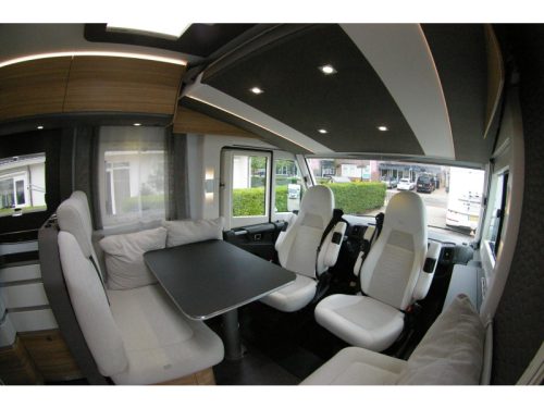 Adria Sonic Axess 700 SC Queensbed, Hubdach, Garage Foto: 4
