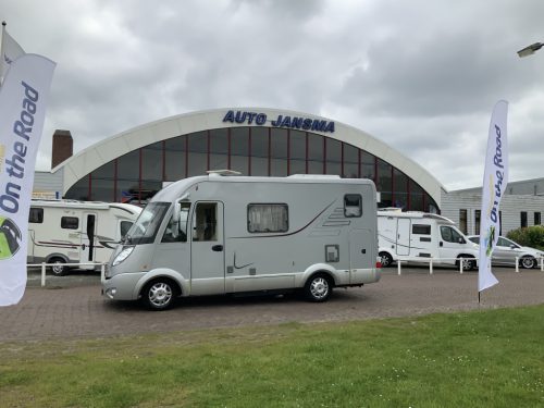 Hymer B 504 SL A-class, Equipped with 1 pers. bed at the rear and a pop-top roof bed at the front, Engine air conditioning, Alko chassis etc, Year of manufacture 2009 Motorhome centre on the road photo: 35