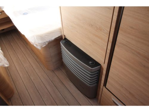 Knaus Sudwind Black Selection 540 UE Panoramic roof window + Single bed photo: 14