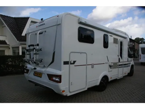 Adria Matrix M 670 SL Einzelbetten, Hubbett.  Foto: 1
