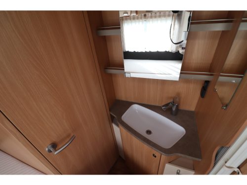 Knaus Sudwind Silver Selection 450 FU Mover Floor heating photo: 15
