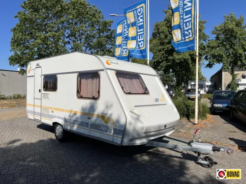 Delta Euroliner 4400 LB awning and canopy