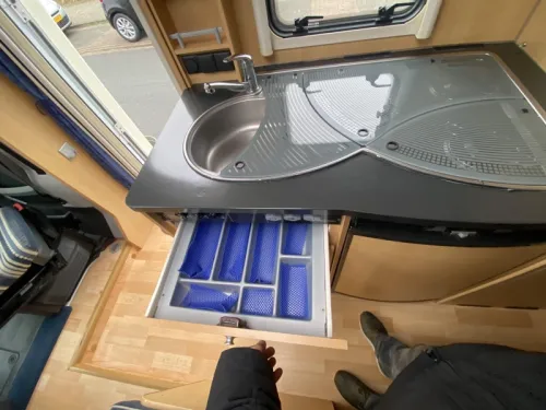 Dethleffs Advantage 6611 T single beds FULL Air conditioning photo: 8
