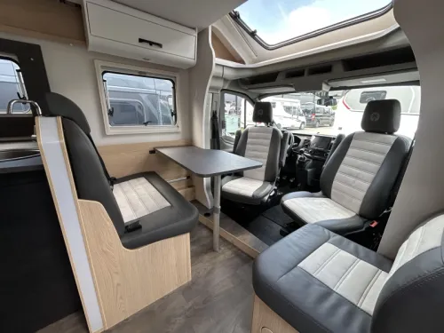 Sunlight T 690 L Queensbed + Lift-down bed photo: 8