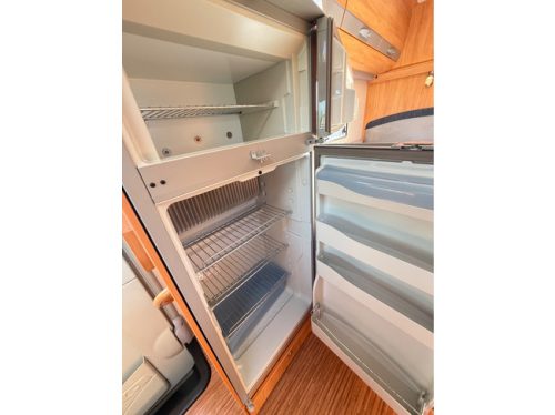 Adria Coral S 680 ST LUCHTVERING / AIRCO / OYSTER SCHOTEL + TV / OVEN / XXL KOELKAST + VRIEZER / CRUISE CONTROL / foto: 11