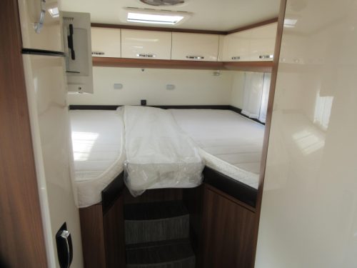 Autocaravana Hobby T 65 GE CON ELEVADOR DE BICICLETAS y AIRE ACONDICIONADO foto: 3
