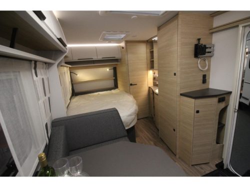 Fendt Apero Activ 390 FH Franz&ouml;sisches Bett & Endk&uuml;che! Foto: 14