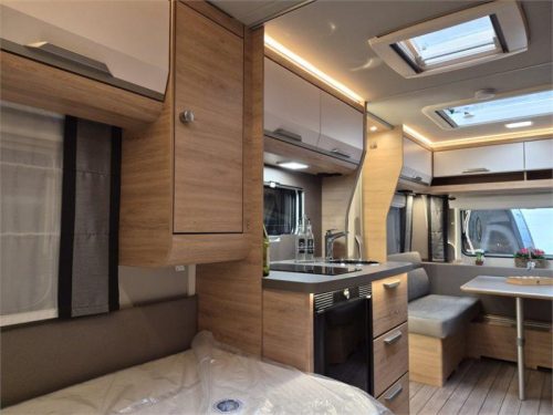 Knaus Sudwind Black Selection 460 EU Red Edition Foto: 8