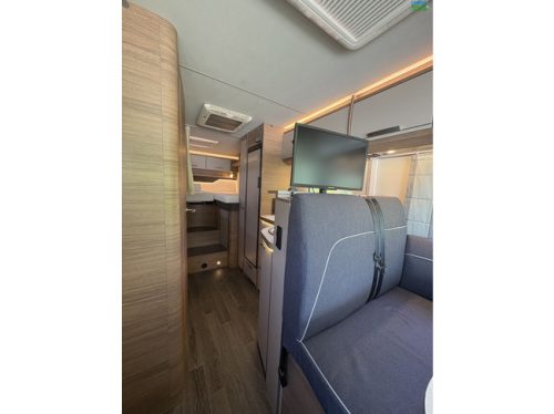 Knaus L!VE I 700MEG photo: 8